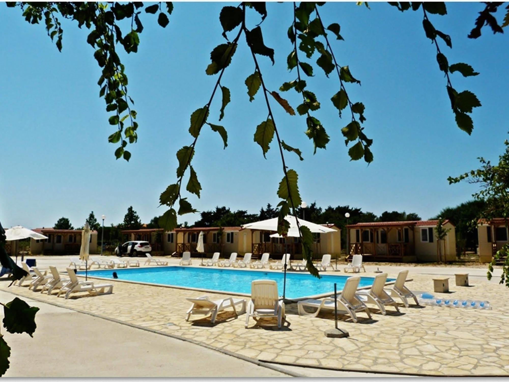 Parc de vacanță Mobile Homes Peros Zaton (Zadar)